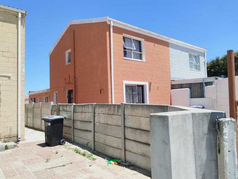 4 Bedroom Property for Sale in Rocklands Western Cape